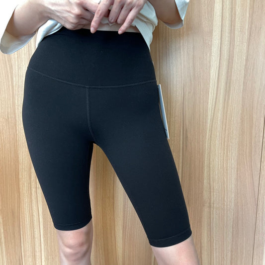 LMS05 Yoga Shorts 75% nylon + 25% spandex