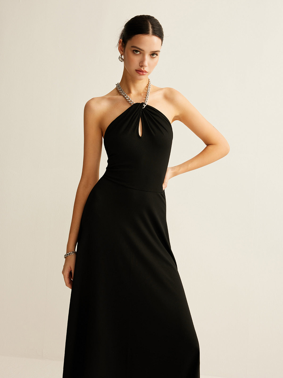 Keyhole Neckline Sleeveless Halter Dress