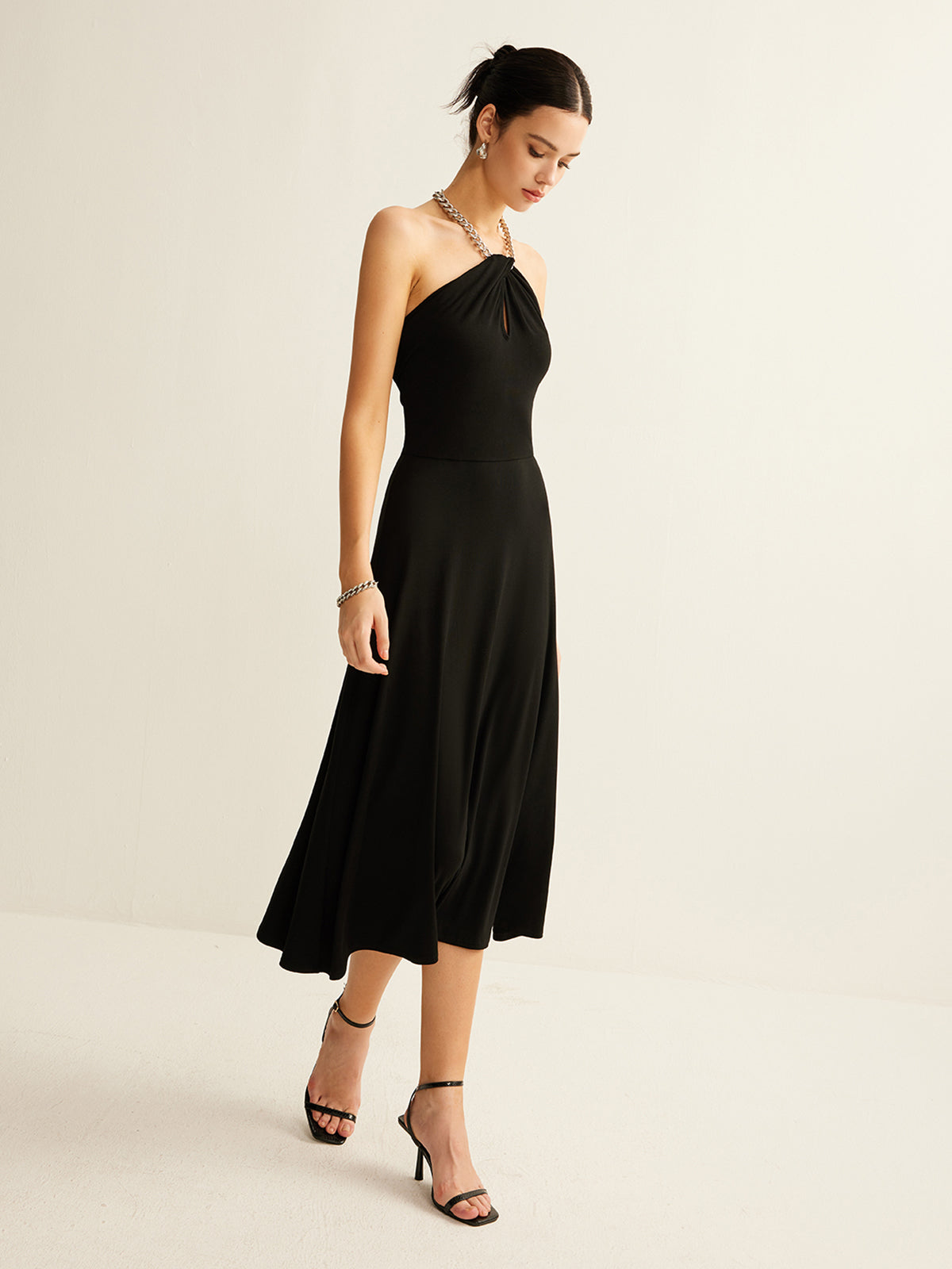 Keyhole Neckline Sleeveless Halter Dress